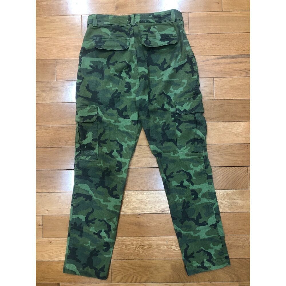 The North Face Green Camo Cargo Pants Size 4